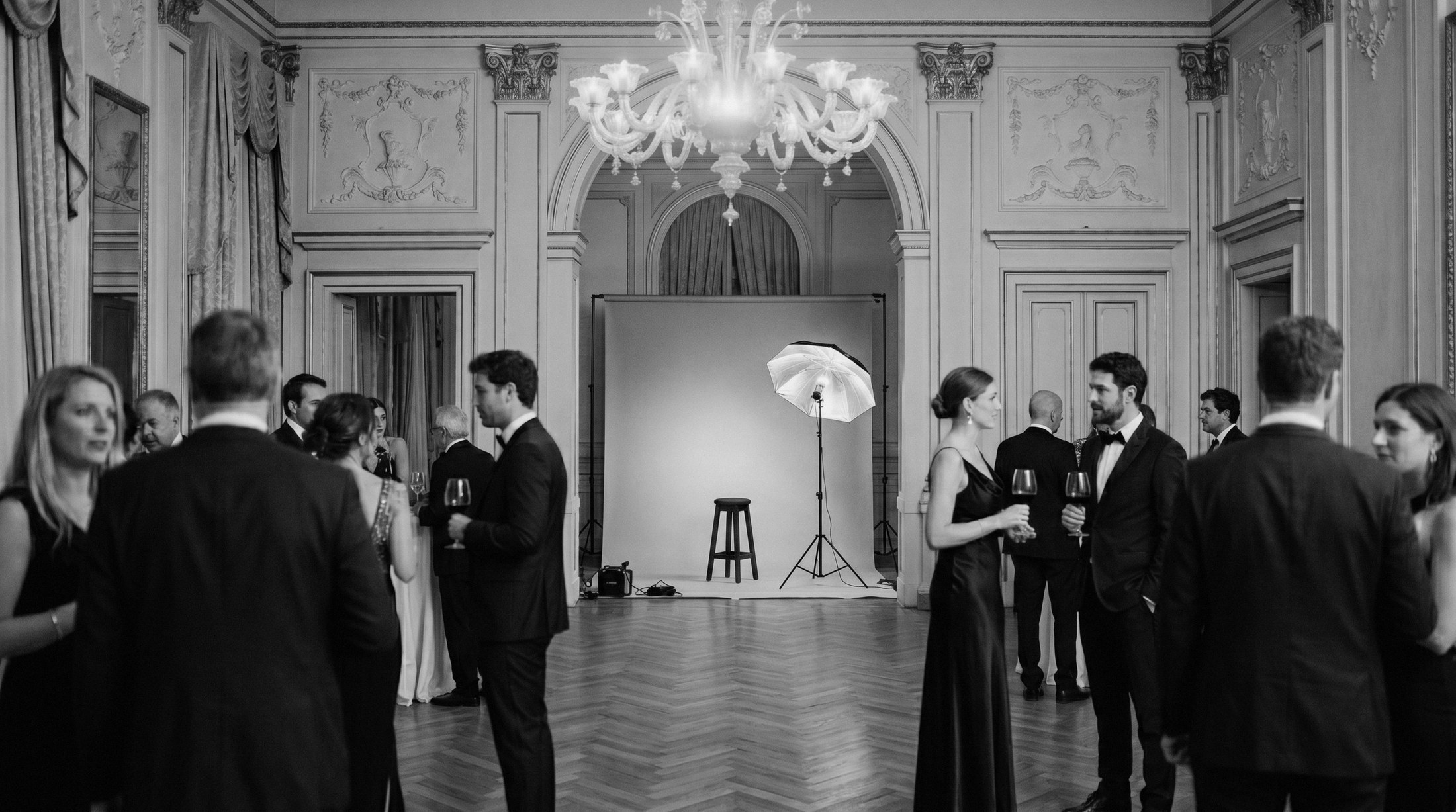 Magneti Live — il set fine-art in un palazzo storico, tra gli ospiti